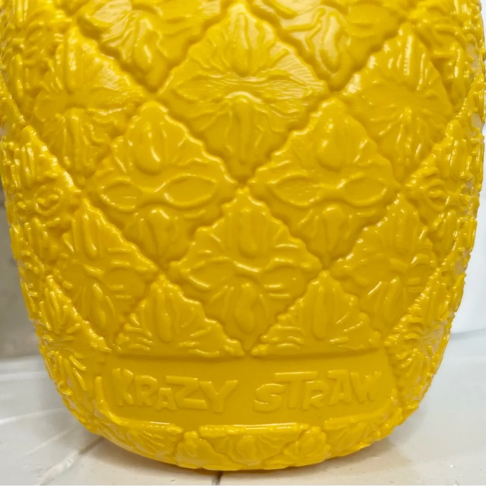 Krazy Straw Pineapple Plastic Sipper Cup 🍍
